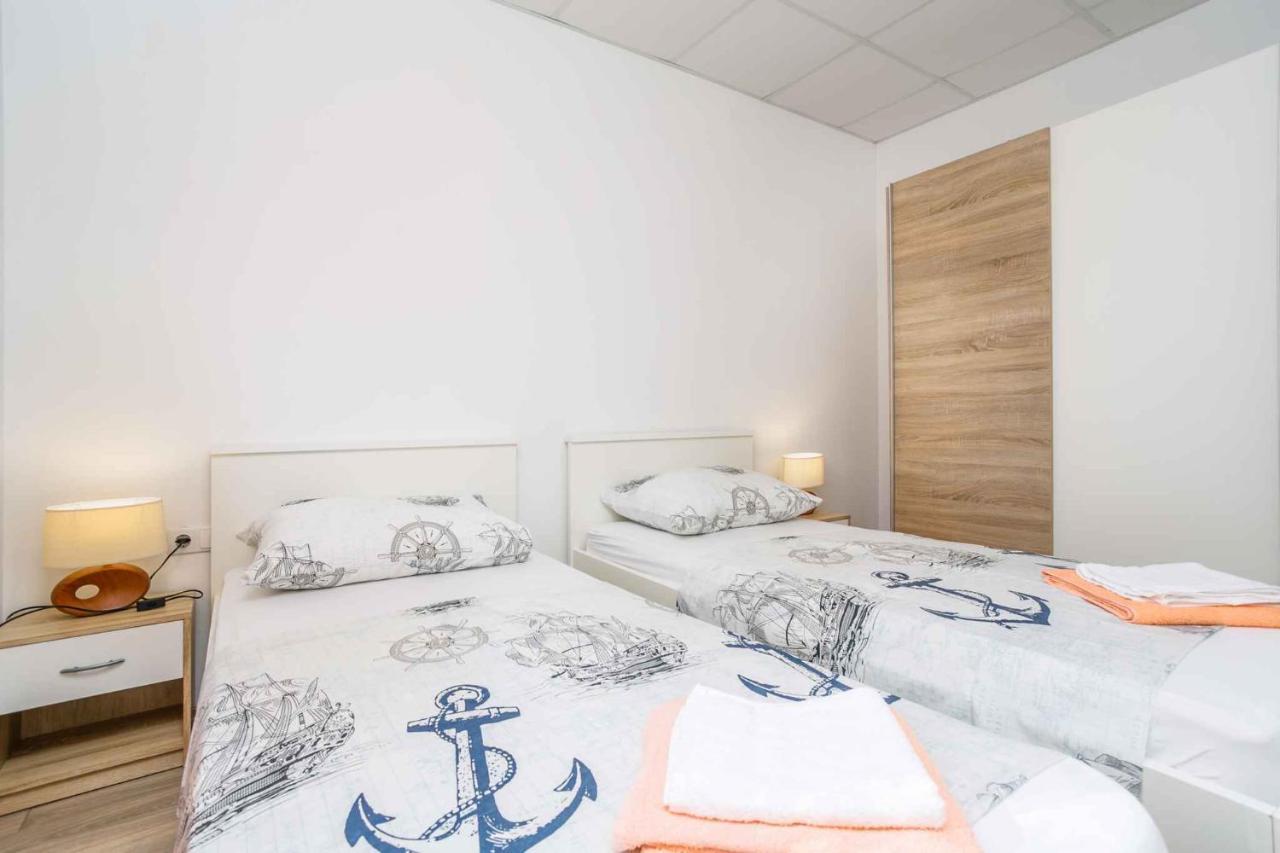 Apartments In Cizici/Insel Krk 31083 Екстер'єр фото
